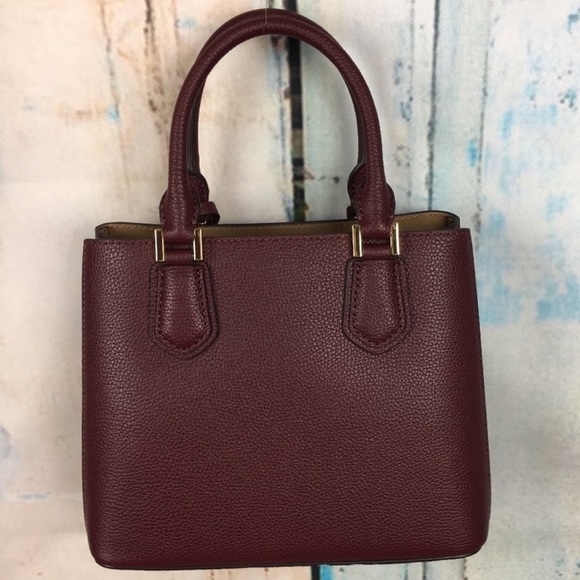 Michael Kors Adele Messenger - Picture 5 of 6